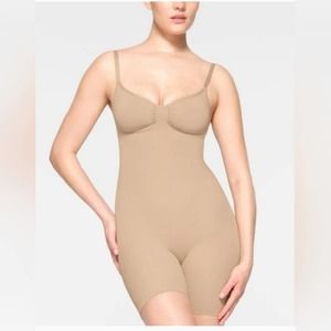 Skims Seamless Sculpt Mid Thigh Bodysuit Body Shaper Sculpting Clay Large/Xlarge